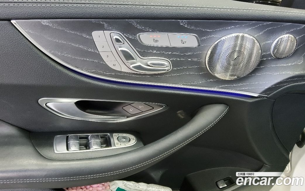 Mercedes-Benz E-Class 2022