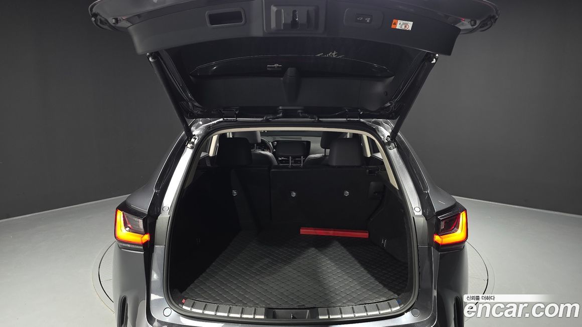Lexus NX 2025