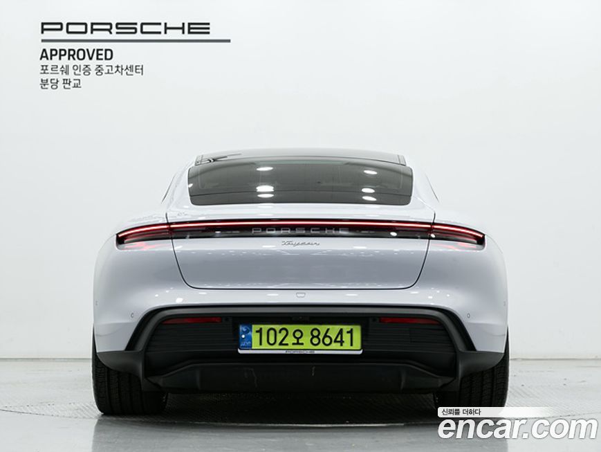 Porsche Taycan 2025