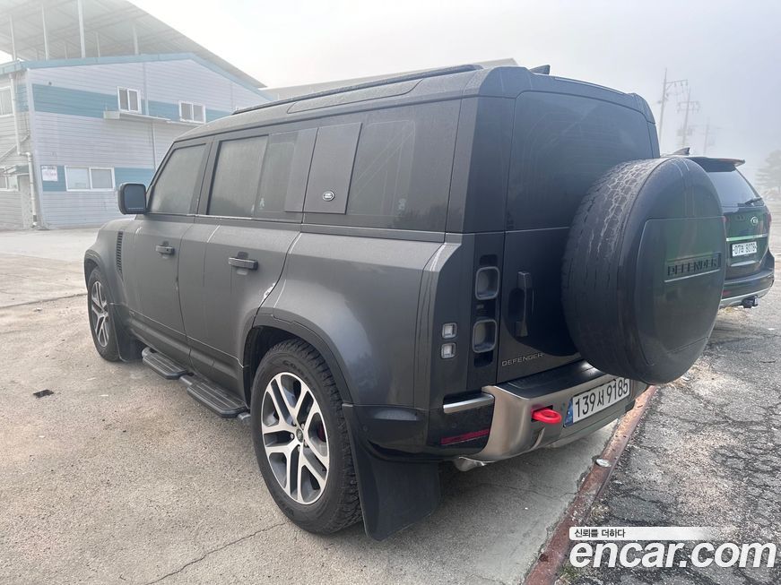 Land Rover Defender 2024