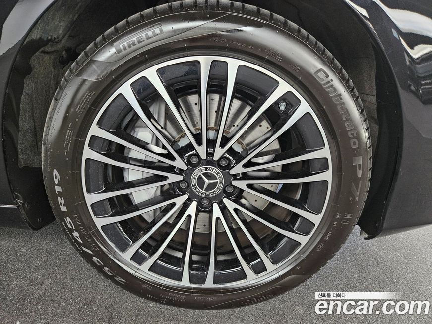 Mercedes-Benz S-Class 2025