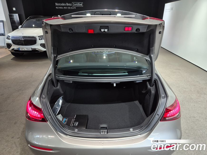 Mercedes-Benz E-Class 2023