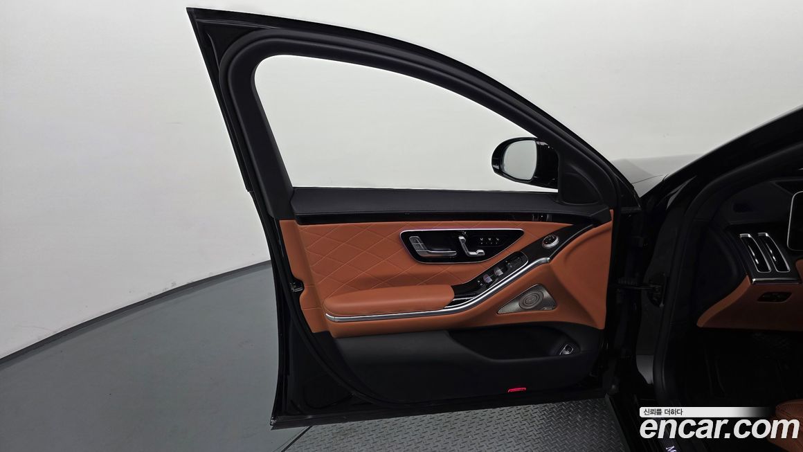 Mercedes-Benz S-Class 2023