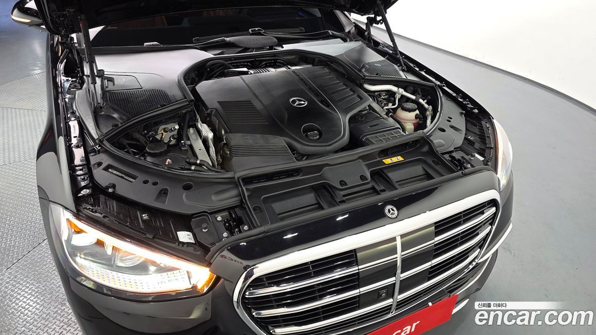 Mercedes-Benz S-Class 2023