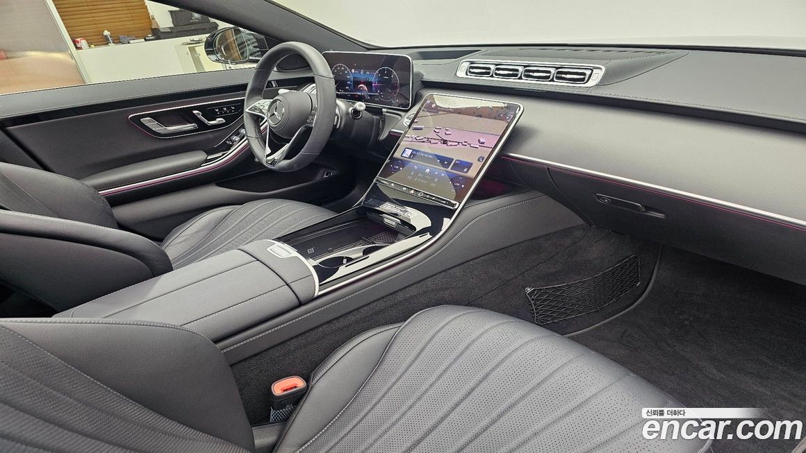 Mercedes-Benz S-Class 2025