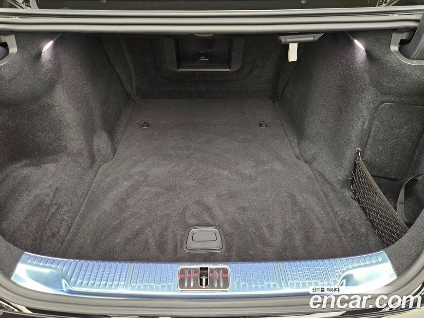 Mercedes-Benz S-Class 2025