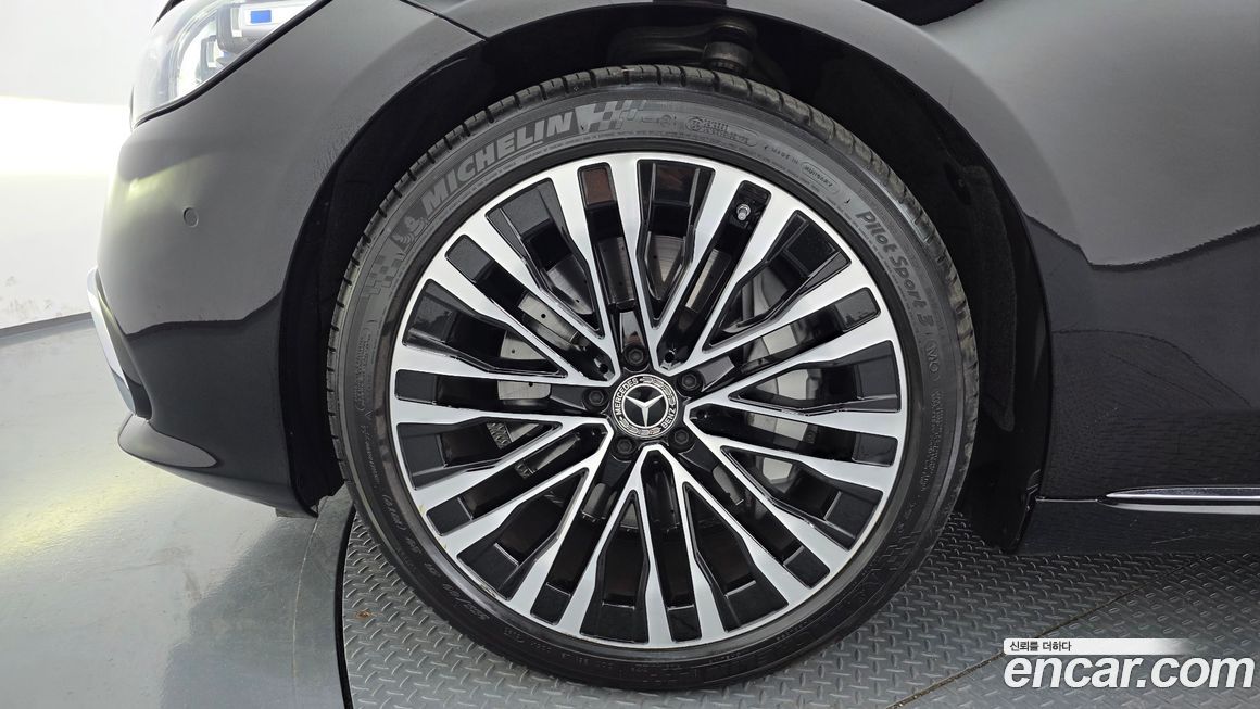 Mercedes-Benz S-Class 2023