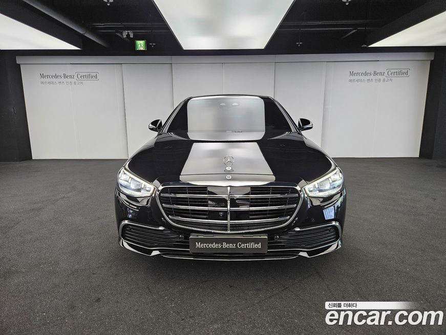 Mercedes-Benz S-Class 2025