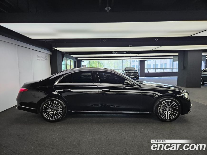 Mercedes-Benz S-Class 2025