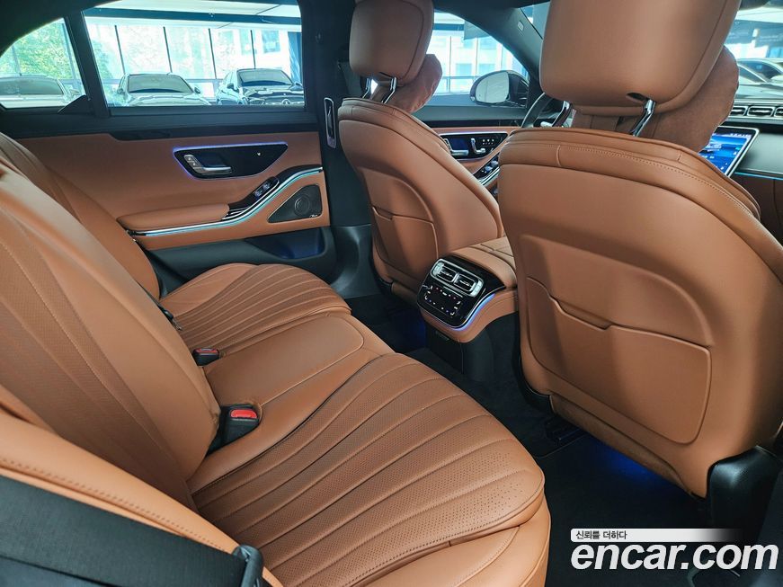 Mercedes-Benz S-Class 2025