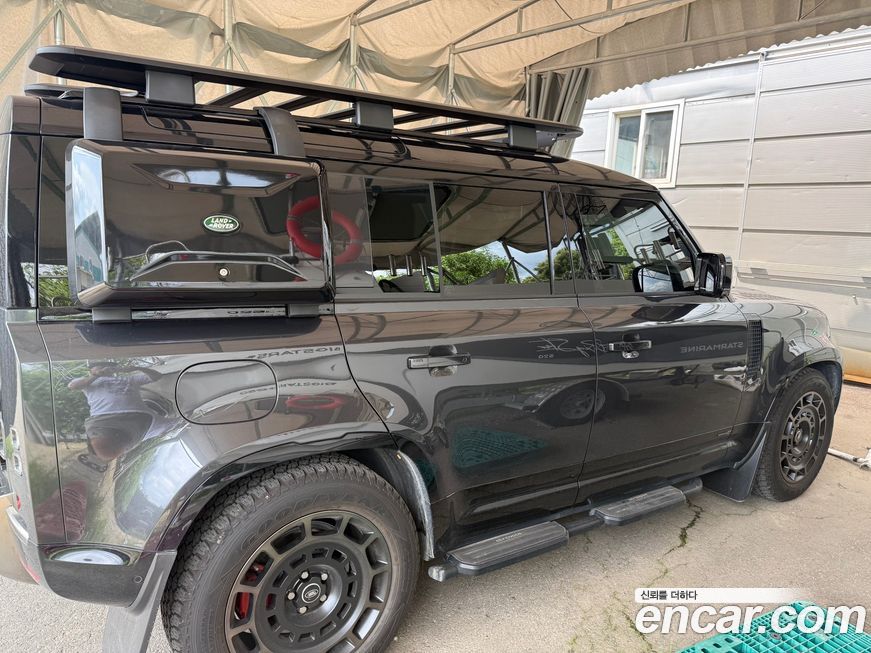 Land Rover Defender 2024