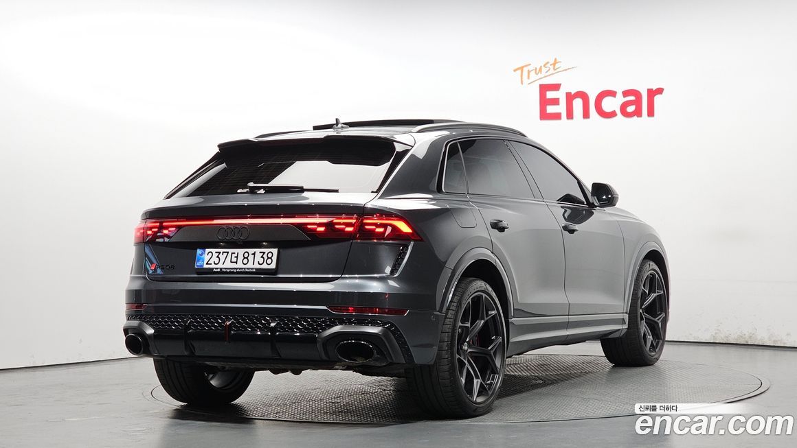 Audi RSQ8 2025