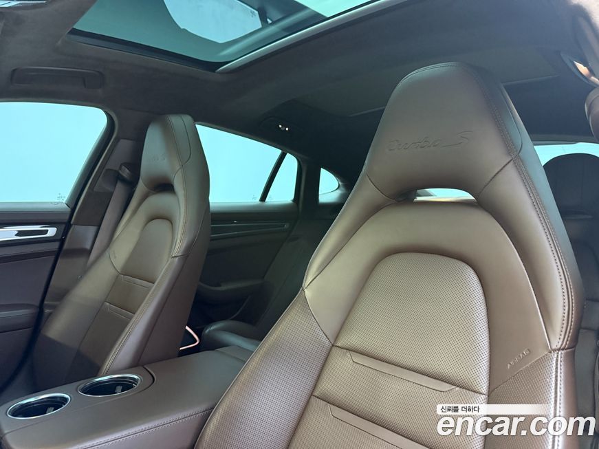 Porsche Panamera 2022