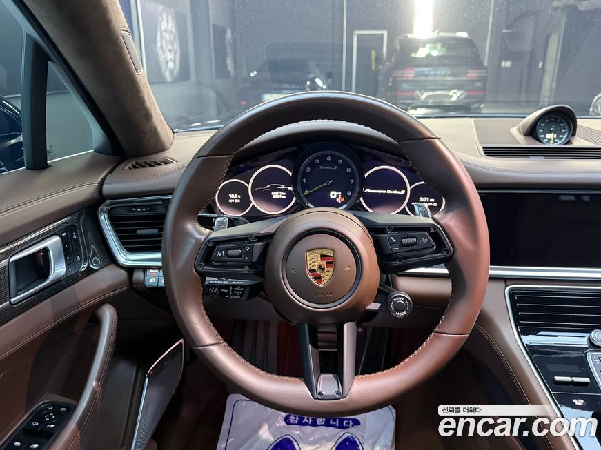 Porsche Panamera 2022