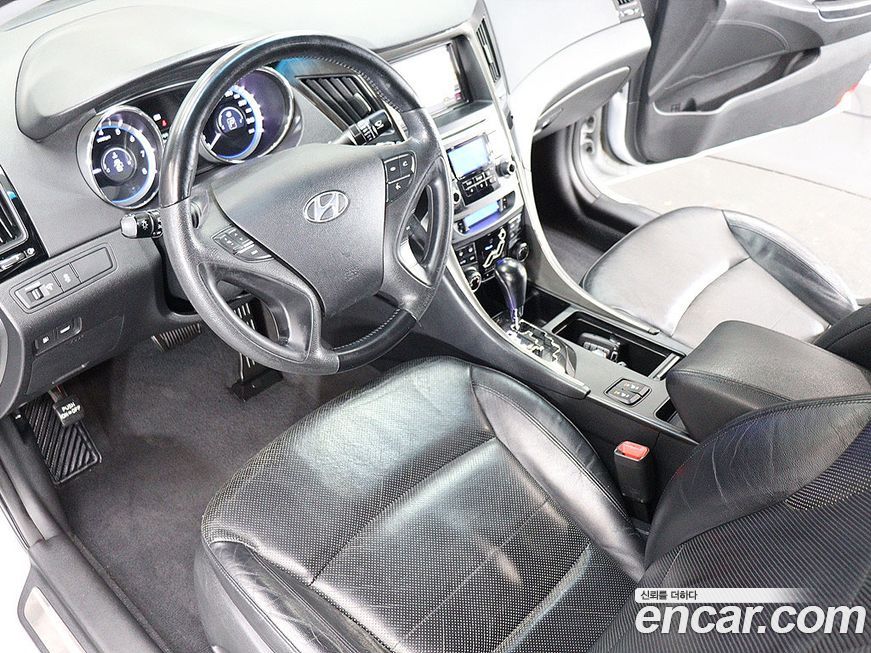 Hyundai Sonata 2010