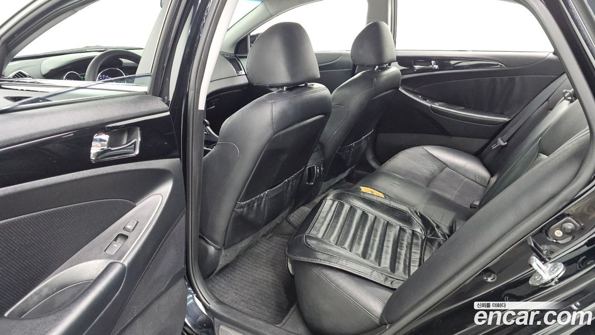 Hyundai Sonata 2010