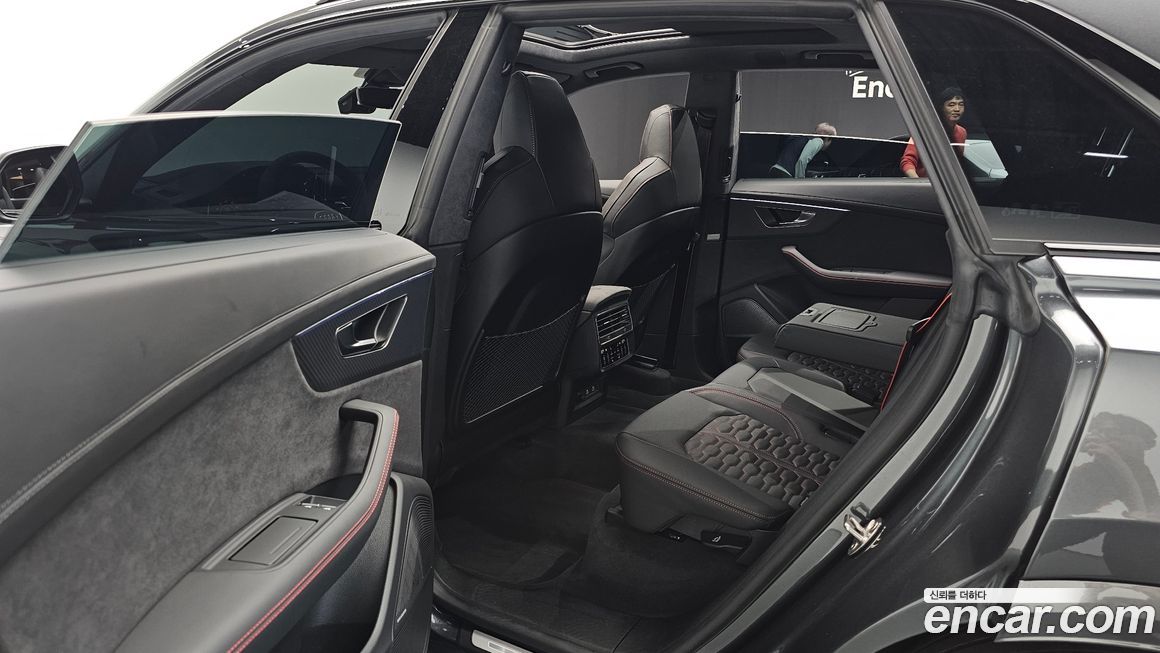 Audi RSQ8 2025