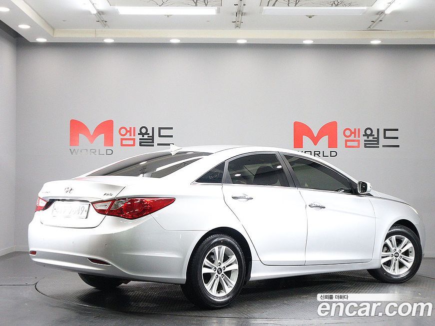 Hyundai Sonata 2010