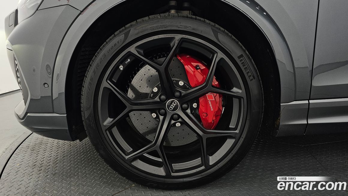 Audi RSQ8 2025