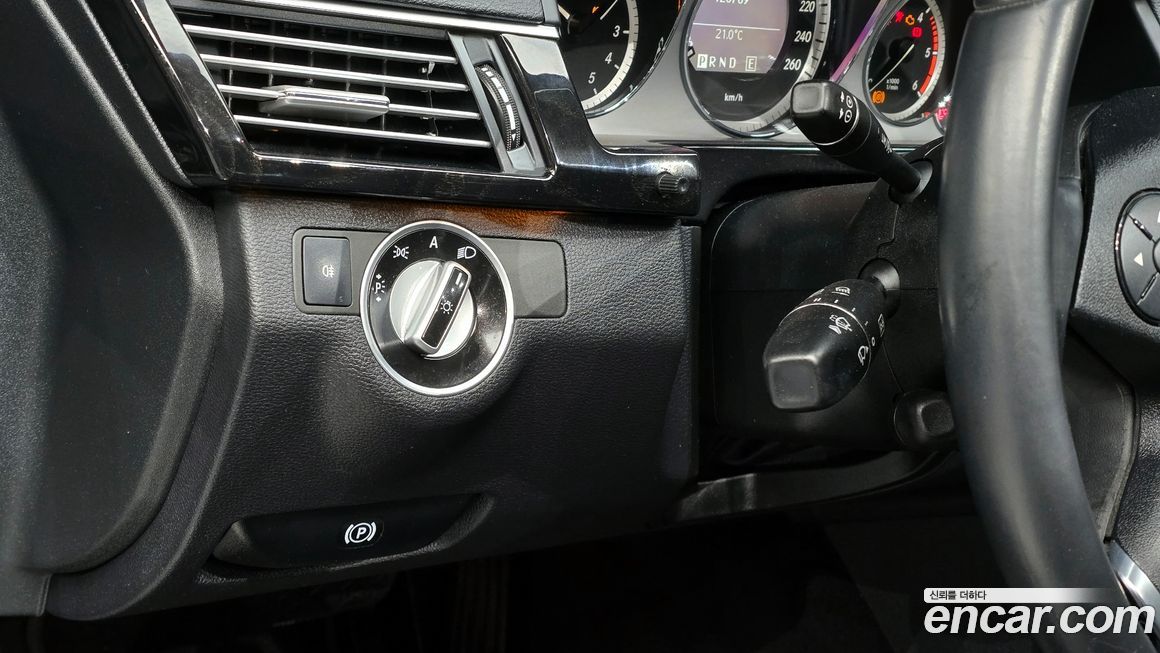 Mercedes-Benz E-Class 2011