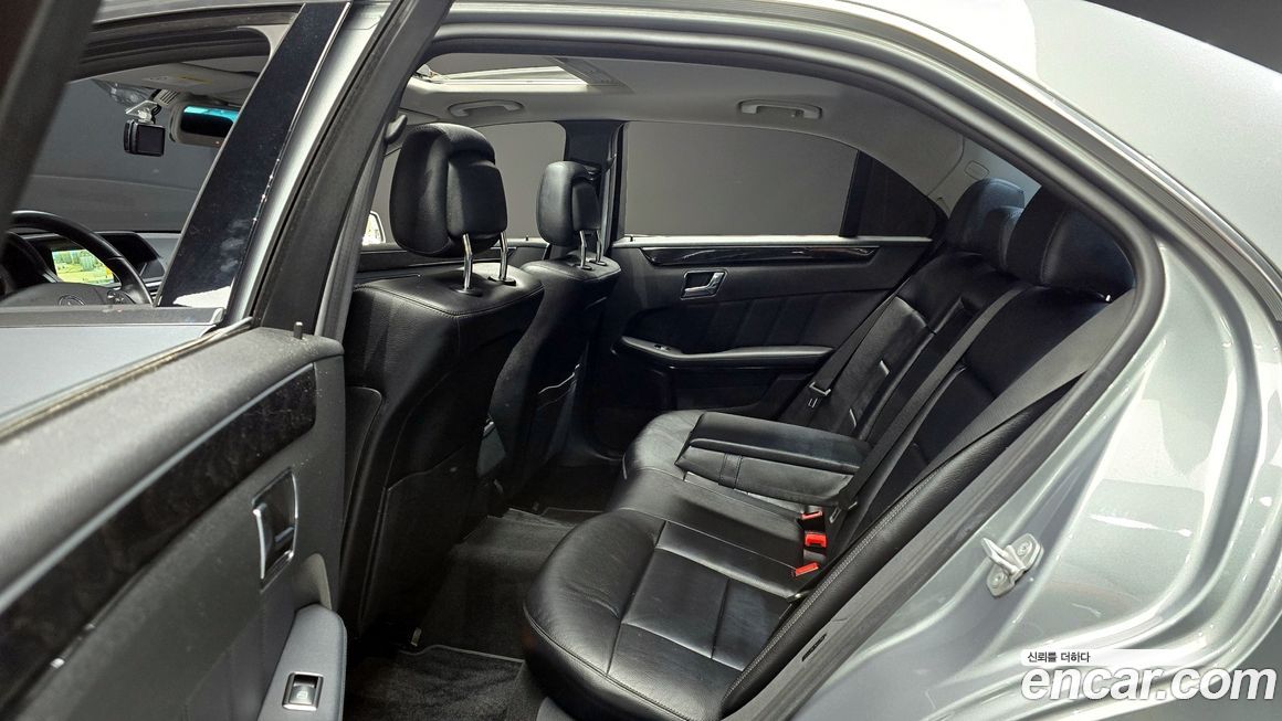 Mercedes-Benz E-Class 2011