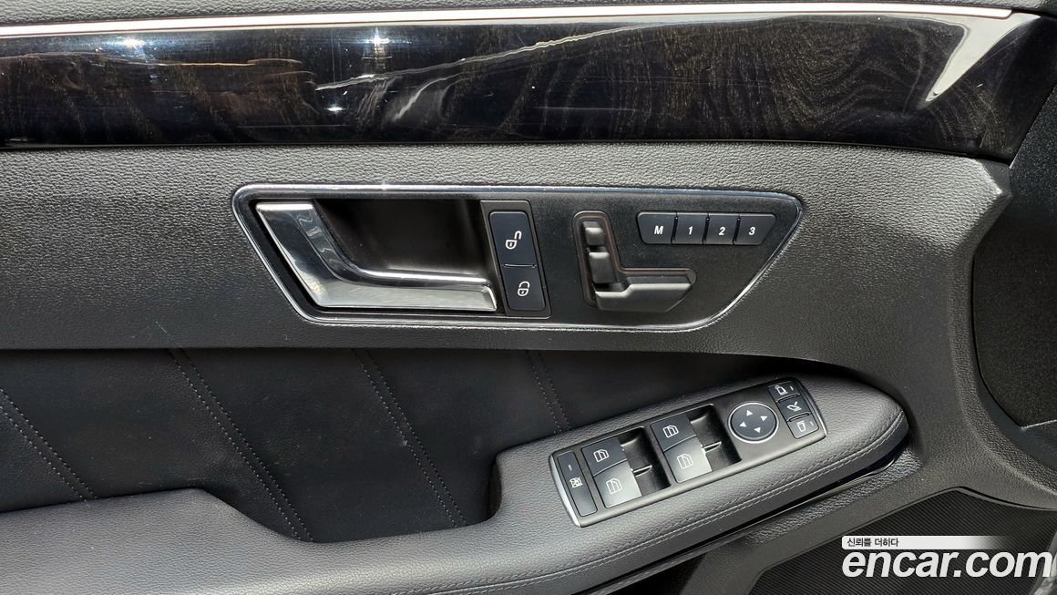 Mercedes-Benz E-Class 2011