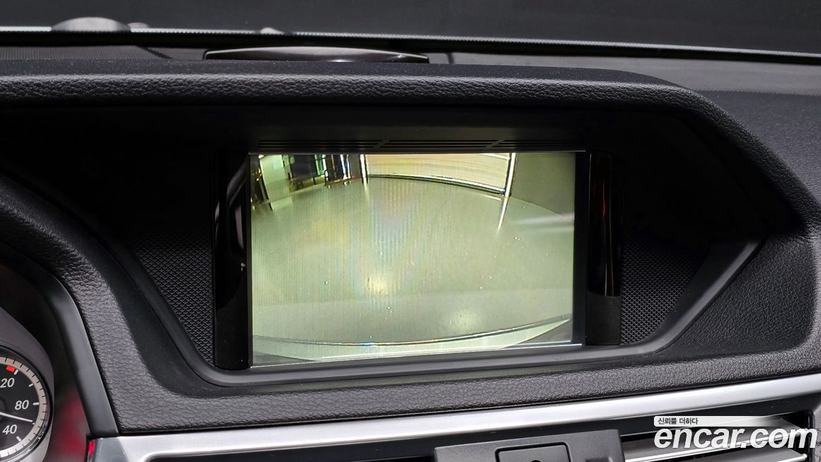 Mercedes-Benz E-Class 2011