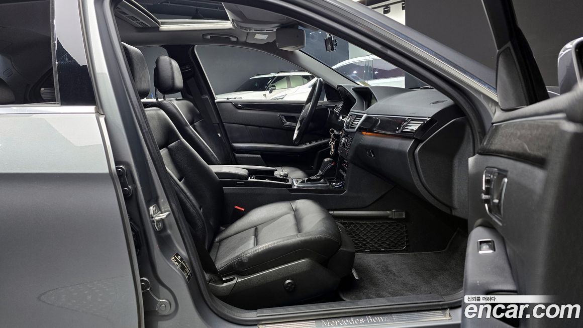 Mercedes-Benz E-Class 2011