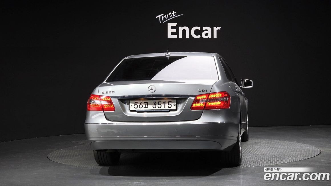 Mercedes-Benz E-Class 2011