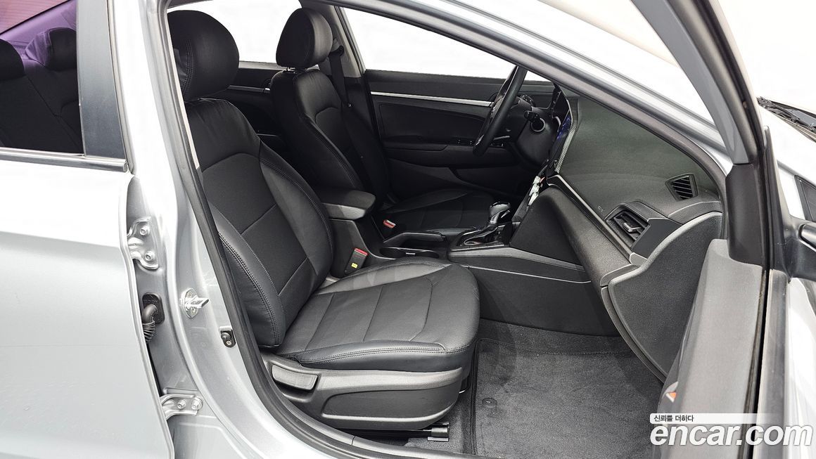 Hyundai AVANTE 2020