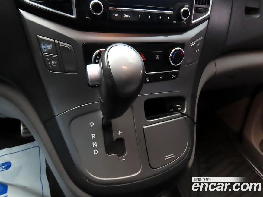Hyundai Starex 2019