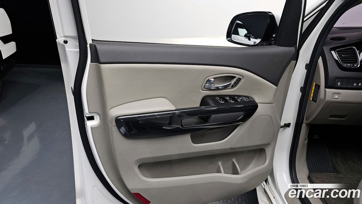 Kia Canival 2015