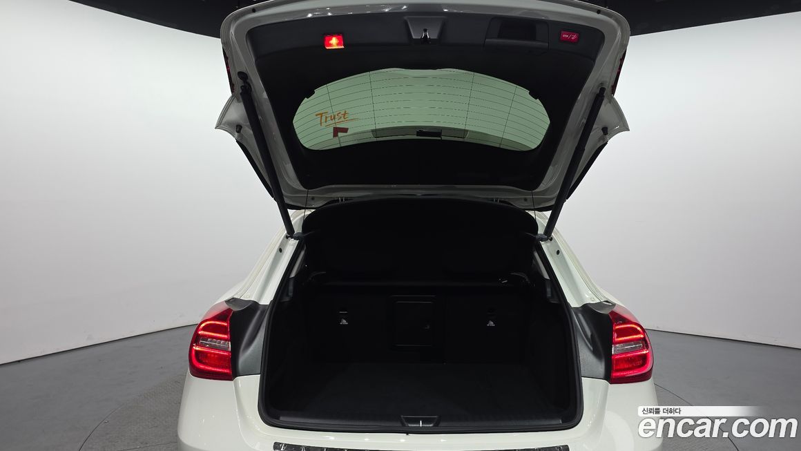 Mercedes-Benz GLA-Class 2017