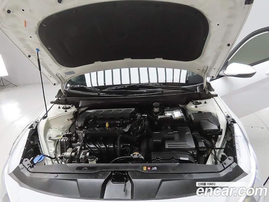 Hyundai AVANTE 2021