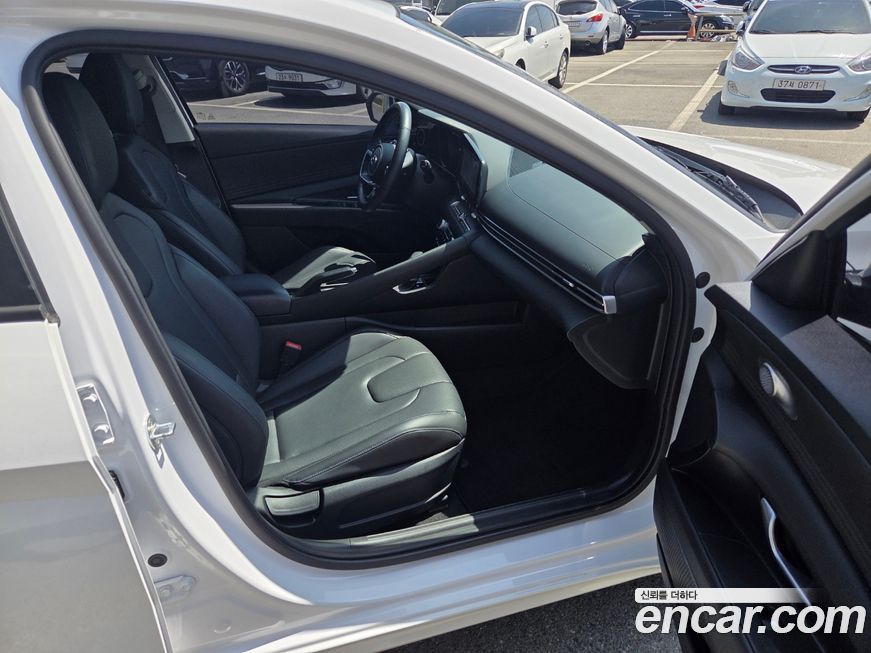 Hyundai AVANTE 2021