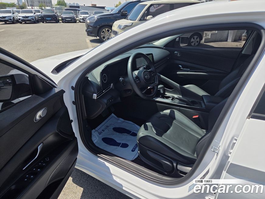 Hyundai AVANTE 2021