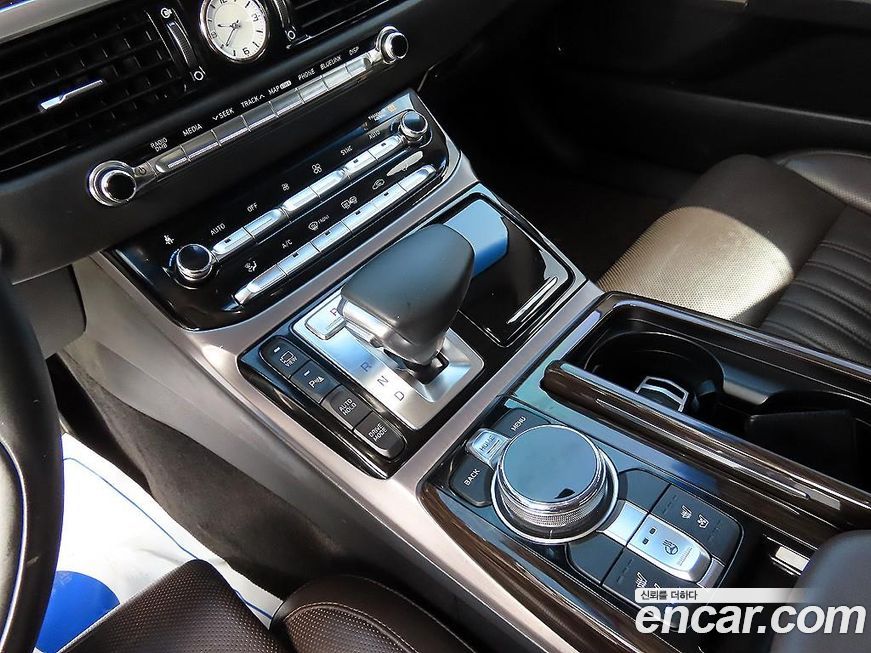 Genesis EQ900 2016