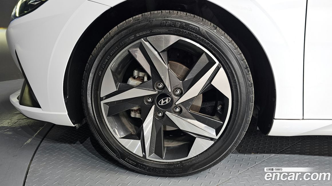 Hyundai AVANTE 2021