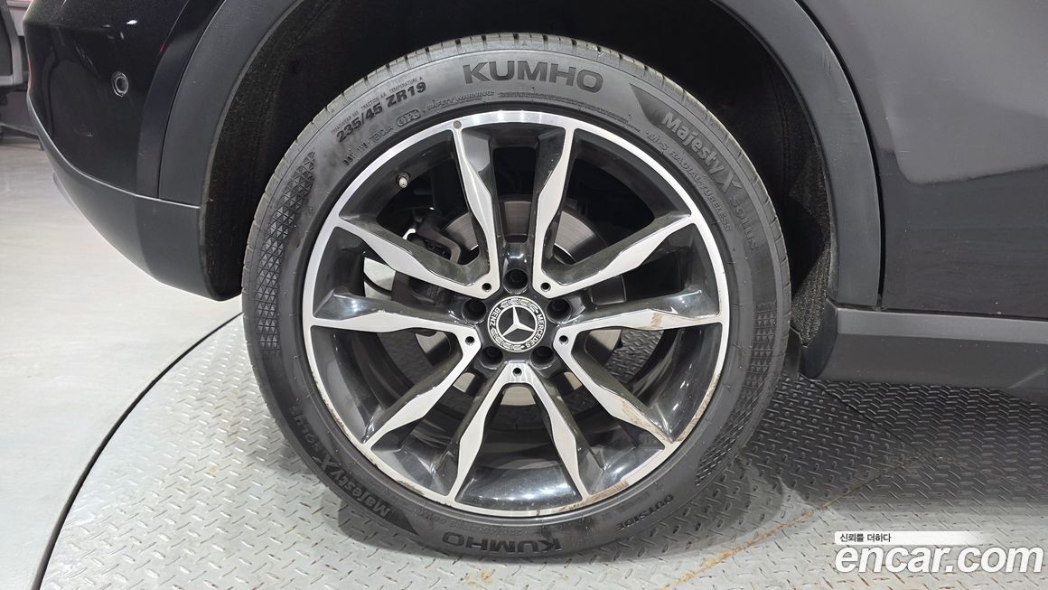 Mercedes-Benz GLA-Class 2018