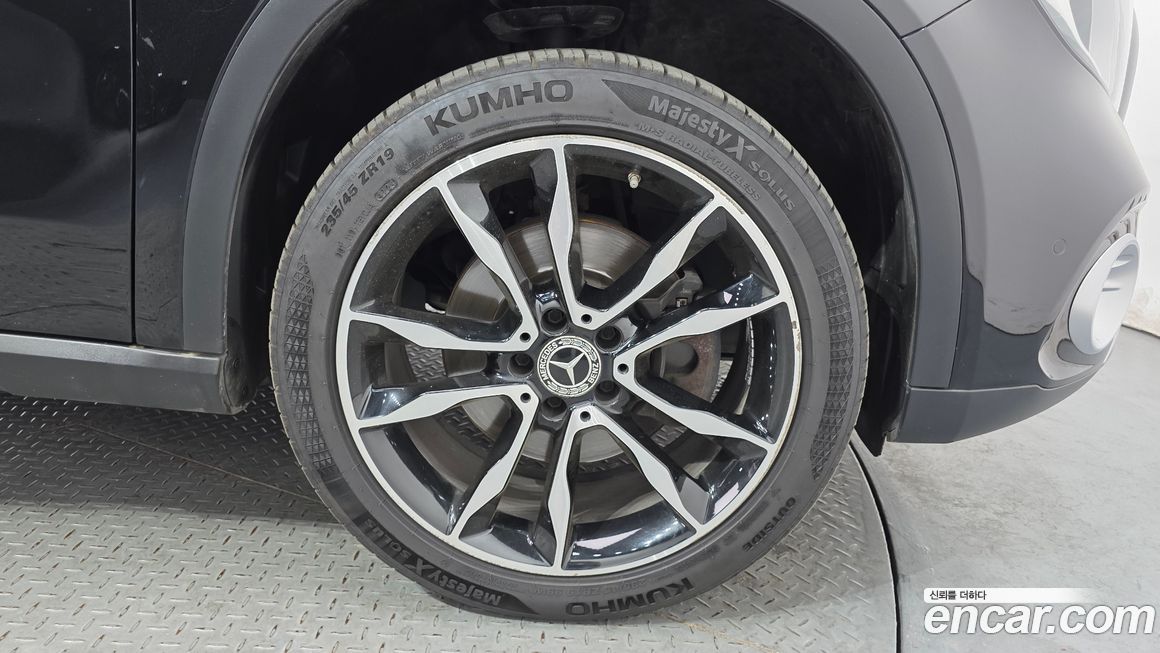 Mercedes-Benz GLA-Class 2018