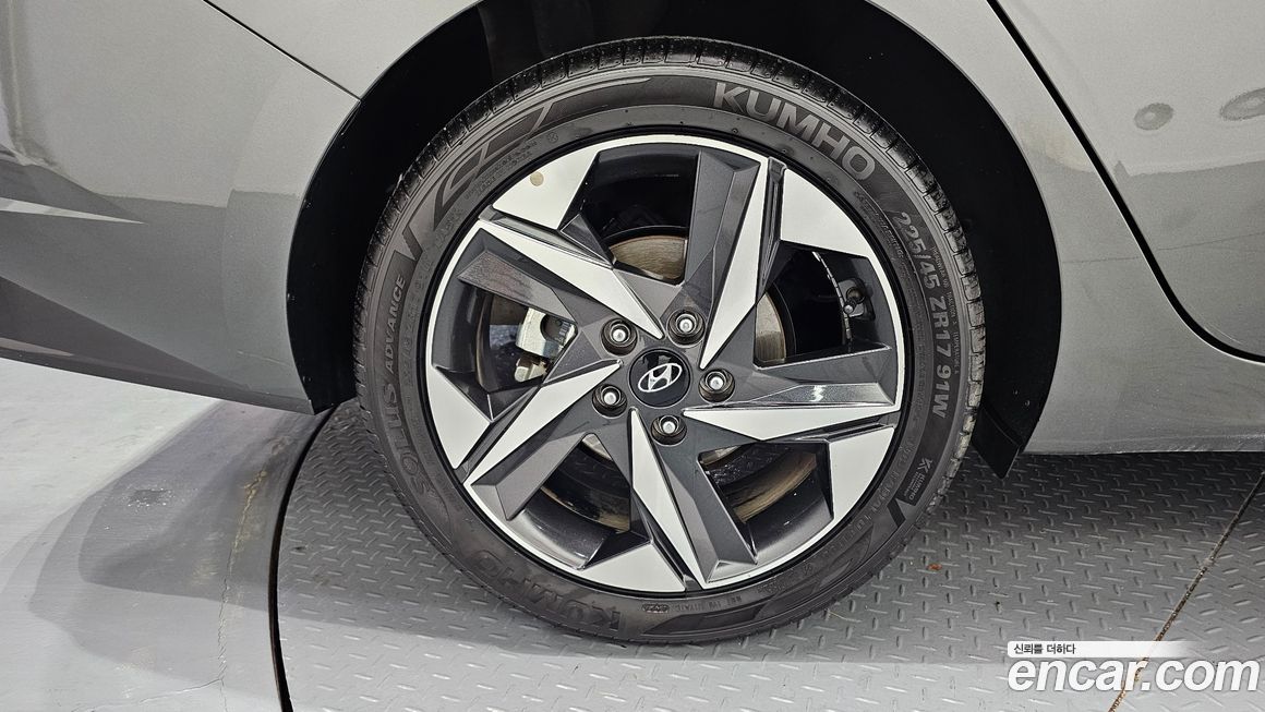 Hyundai AVANTE 2021