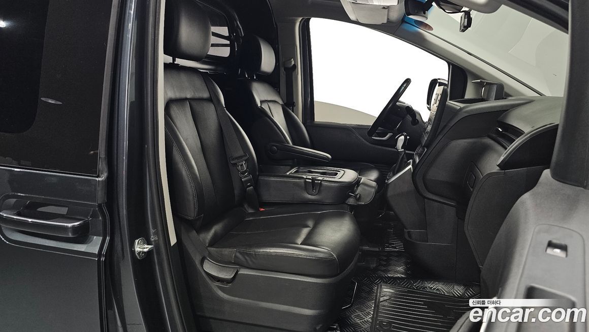 Hyundai Staria 2022