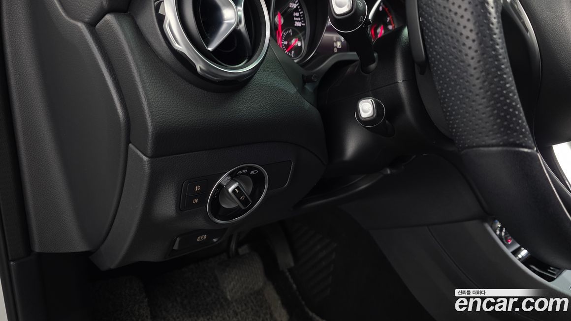 Mercedes-Benz GLA-Class 2019