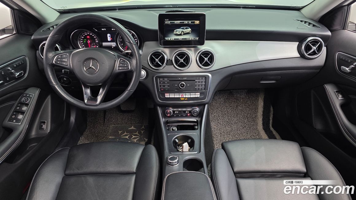 Mercedes-Benz GLA-Class 2019