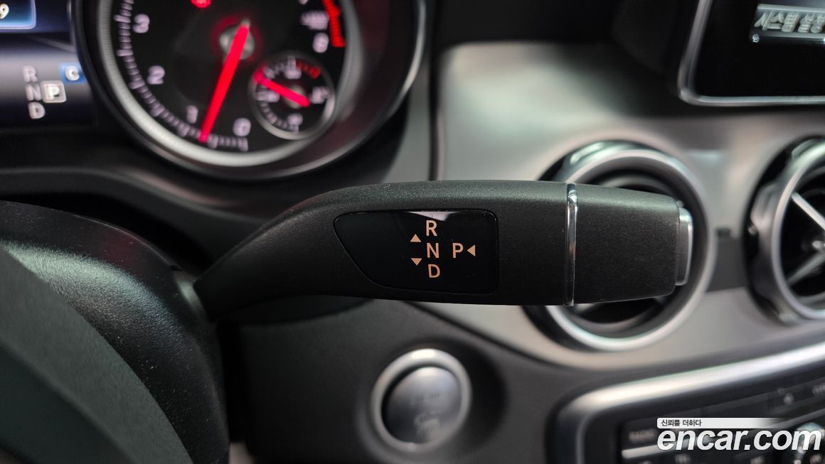 Mercedes-Benz GLA-Class 2019