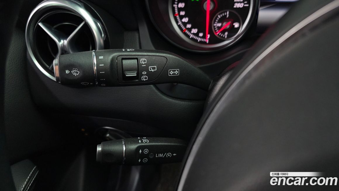 Mercedes-Benz GLA-Class 2019