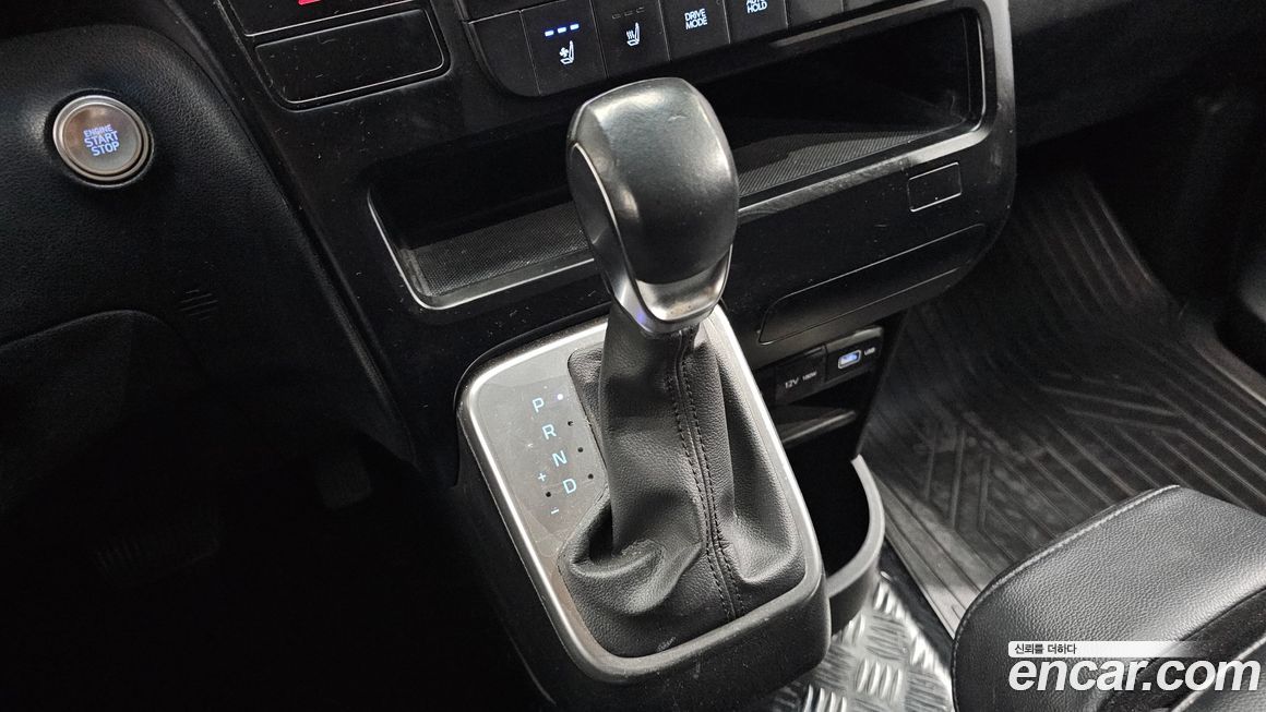 Hyundai Staria 2022