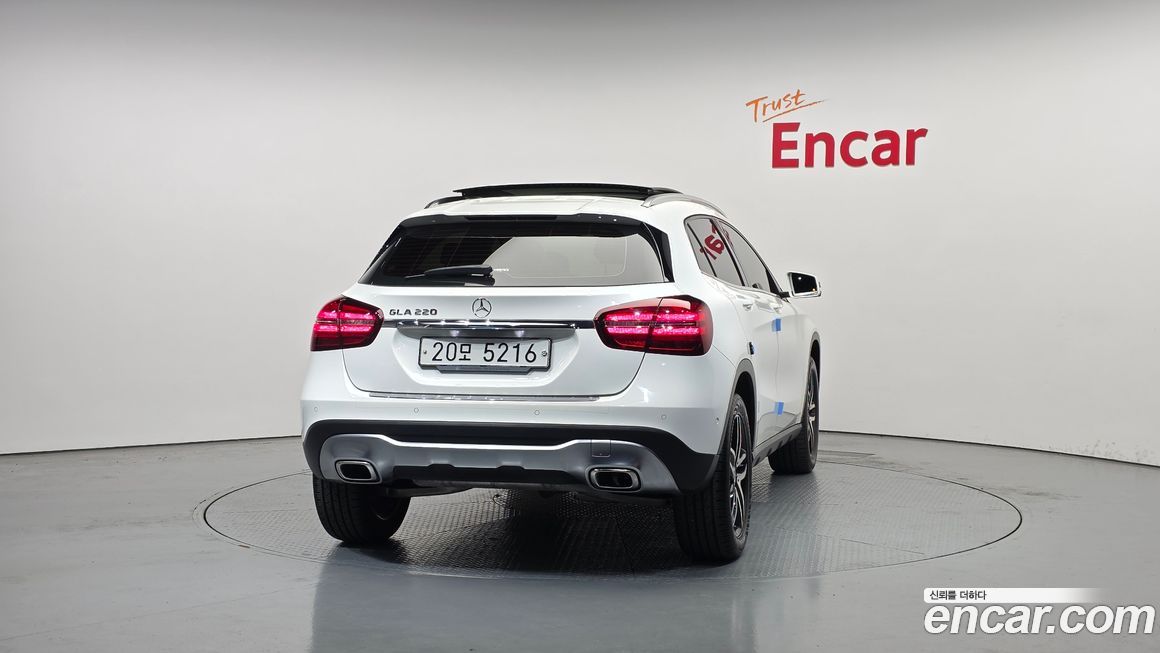 Mercedes-Benz GLA-Class 2019