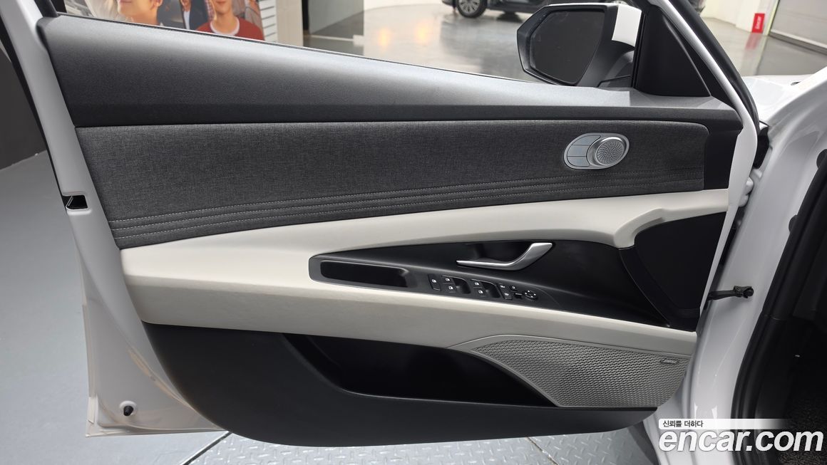 Hyundai AVANTE 2021