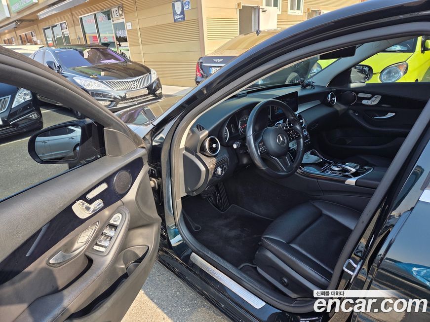 Mercedes-Benz C-Class 2019